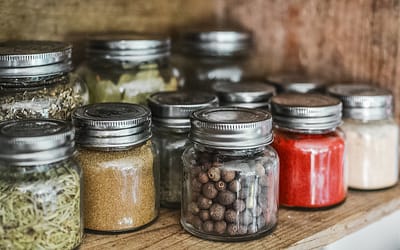 Het ordenen van je voorraadkast doe je zo