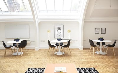 Schommelen boven het terras zonder een boom in de tuin